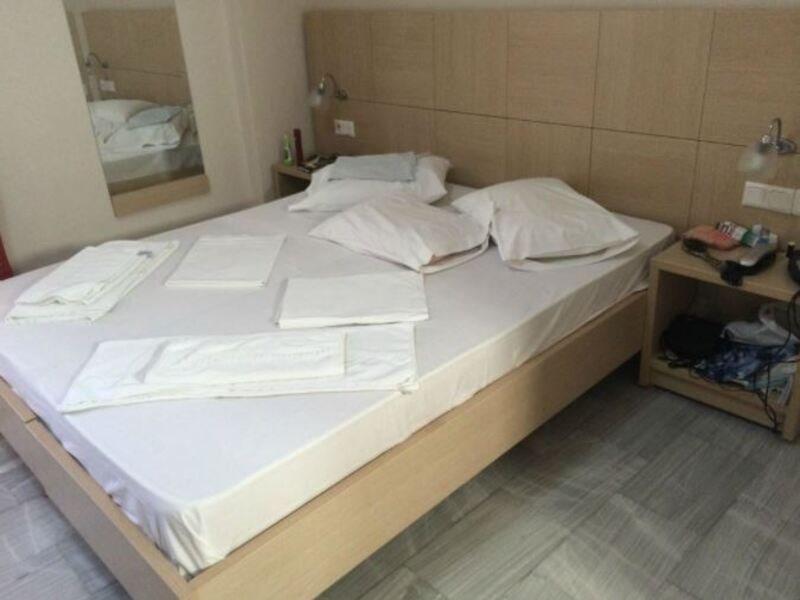 Happyland Hotel Apartments นีดรี ภายนอก รูปภาพ