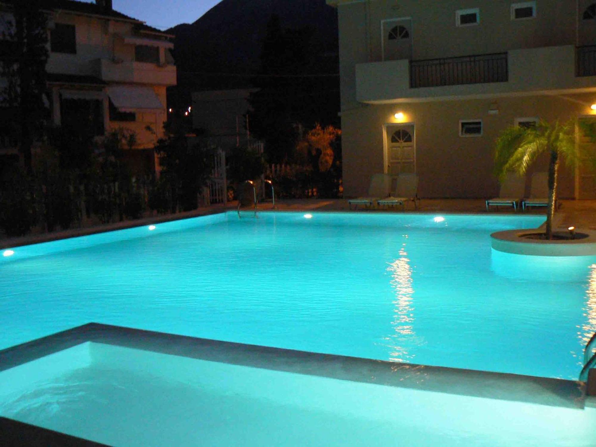 Happyland Hotel Apartments นีดรี ภายนอก รูปภาพ