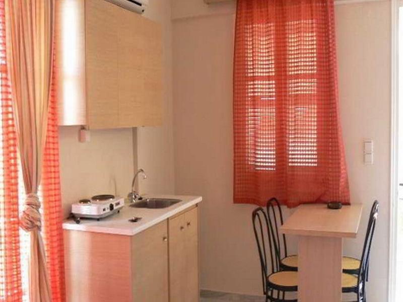 Happyland Hotel Apartments นีดรี ภายนอก รูปภาพ