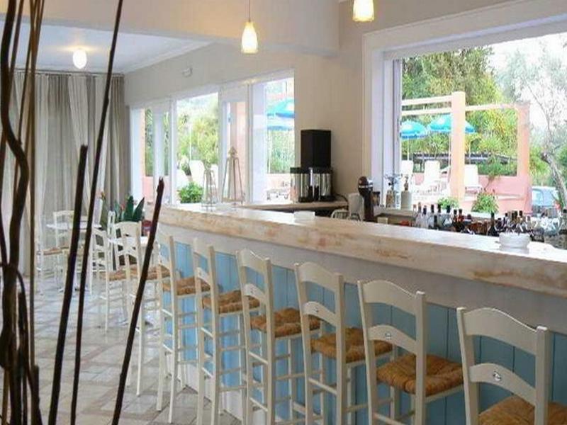 Happyland Hotel Apartments นีดรี ภายนอก รูปภาพ