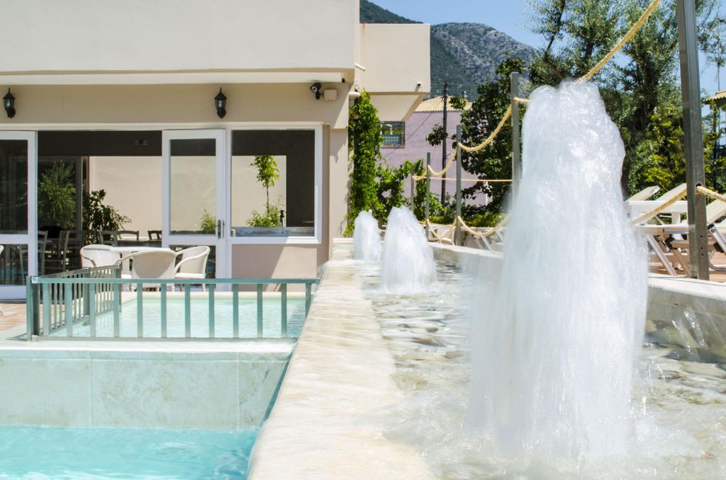 Happyland Hotel Apartments นีดรี ภายนอก รูปภาพ